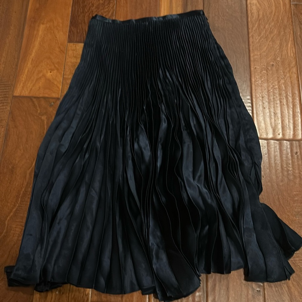 Satin pleated Vince skirt